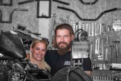 Rubrik Dokumentation Photographie | Megane Guilleux, Mario Haase, HotRodGarage, Courgenay | Photography by Malco Messerli, eightleins (8lines)
